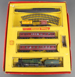 A Triang TT Windsor Castle train set comprising locomotive, tender, 2 carriages, 2 items of rolling stock and a small quantity of track 