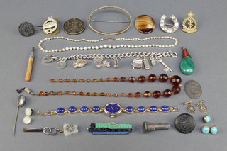 Victorian and other costume jewellery 