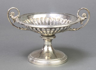 A Continental silver 2 handled tazza with demi-fluted bowl on a spreading foot 154 grams 3" 