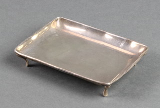 A rounded rectangular silver dish on pad feet Birmingham 1919, 46 grams 4" x 3" 