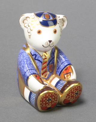 A Royal Crown Derby Japan pattern paperweight - Schoolboy Teddy with gold stopper 3 1/5" 