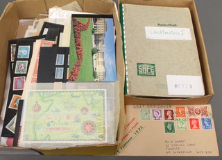3 small albums of stamps - Liechtenstein, Schweiz IV and a small collection of presentation stamps 