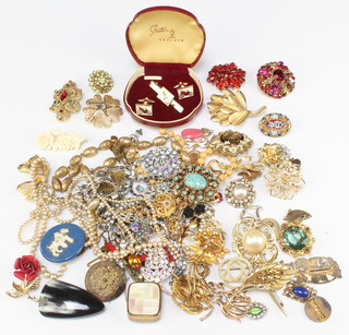 Minor Victorian and later costume jewellery 