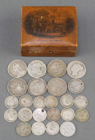 Minor pre-1947 UK coins, 62 grams in a souvenir box