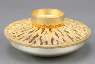 Christopher Lawrence, a cast silver bowl and silver gilt lid, by C Lawrence London 1985, 380 grams, 5" 