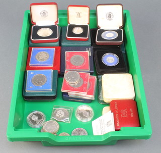A collection of sterling commemorative proofs and crowns 220 grams and minor commemorative coins and crowns 