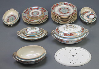 A Victorian Regent pattern dinner service comprising 4 dinner plates and 12 soup plates