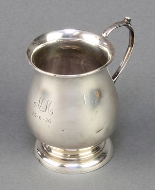 A silver baluster mug Birmingham 1923, 80 grams
