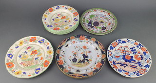 A 19th Century Masons Ironstone dinner plate 9 1/2", 4 others and a ditto early 20th Century 7 piece dessert set 