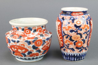 An Imari oviform vase decorated with birds and flowers 6 1/2", a ditto jardiniere decorated with flowers 4 1/2" 