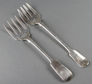 A pair of Victorian silver servers, London 1848/49, 292 grams 