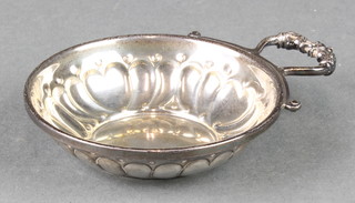 A repousse silver taste vin with scroll handle Birmingham 1990, 38 grams
