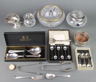 A cased set of 6 silver coffee spoons Birmingham 1950 and minor plated wares
