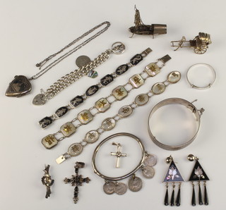 A quantity of Thai and other silver jewellery
