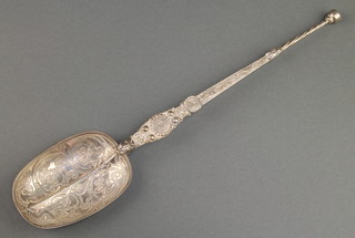 An Edwardian silver anointing spoon London 1901 10", 112 grams