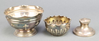 A silver capstan inkwell London 1902 3", 2 plated bowls 