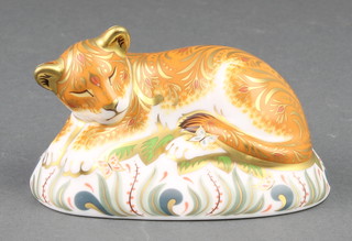 A Royal Crown Derby Japan pattern paperweight - Sleepy Lion Cub 3 1/2", 341/950