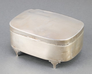 A silver rounded rectangular trinket box on bracket feet Birmingham 1919 3 3/4" 