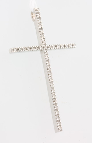 A 9ct white gold diamond set cross pendant 