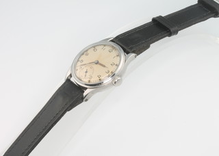 A gentleman's steel case military wristwatch with seconds at 6 o'clock no. 123522 