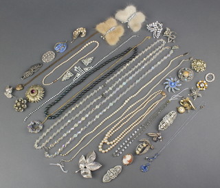 Minor paste and costume jewellery 