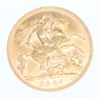A half sovereign 1907