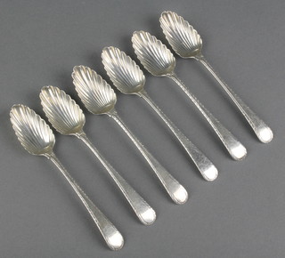 6 Georgian silver bright cut teaspoons with shell bowls, rubbed marks, 80 grams 