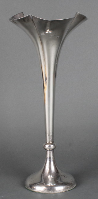 A Victorian silver trumpet vase of plain form London 1900, 11" 
