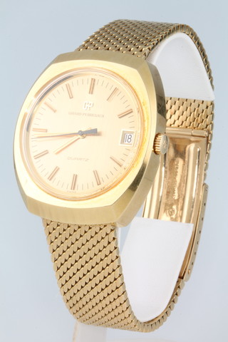 A gentleman's vintage 18ct yellow gold Girard-Perregaux calendar quartz wristwatch on an 18ct mesh bracelet, gross 146 grams 