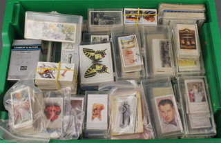 A collection of loose Players, Wills etc, cigarette cards 