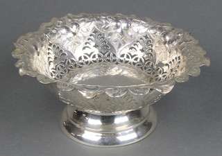 A Victorian silver pierced pedestal bowl Edgar Finlay & Hugh Taylor London 1892 154 grms