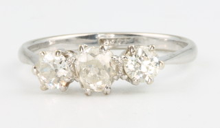 An 18ct white gold 3 stone diamond ring approx 1ct