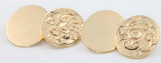 A pair of 18ct yellow gold bright cut cufflinks 8.5 grams