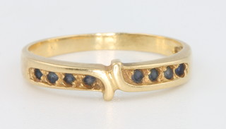 An 18ct yellow gold gem set ring, size M, 2.2 grams