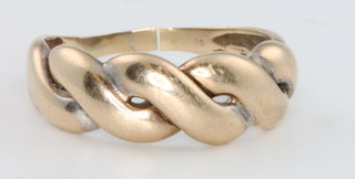 A 9ct yellow gold twist ring, size R 1/2, 3.1 grams