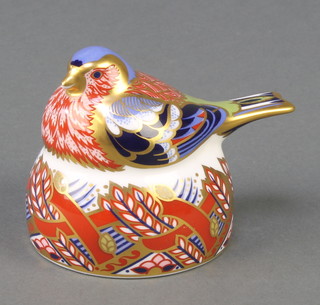 A Royal Crown Derby Imari pattern chaffinch nesting paperweight with gold stopper 4" 