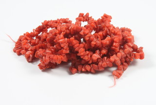 A Victorian natural coral necklace and an agate bead necklace 20 1/2"