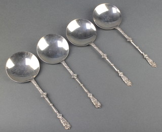 4 Edwardian silver serving spoons with fancy shell and scroll handles William Hutton and Sons London 1902, 202 grams