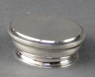 An 18th/19th Century German oval silver spice box 2", 70 grams 