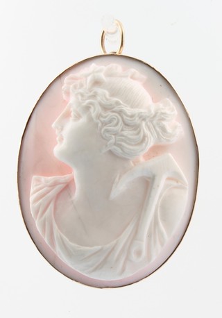 A Victorian yellow gold cameo portrait brooch