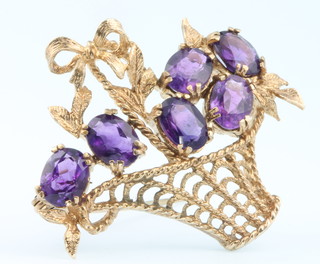 A 9ct gold yellow gold amethyst set basket brooch approx. 6ct, gross 10 grams