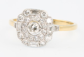 An 18ct yellow gold Edwardian style diamond cluster ring size O 