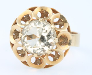 A 14ct yellow gold quartz set dress ring size N 