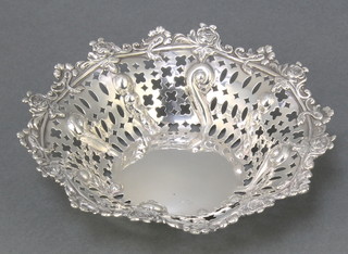 A Victorian pierced silver dish with floral and scroll decoration Mappin and Webb Sheffield 1898 6", 110 grams