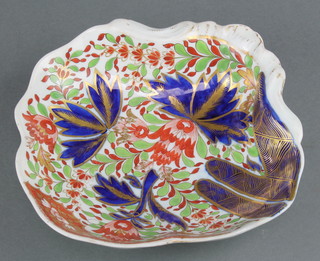 A 19th Century Chamberlain Worcester scalloped dish decorated in the Imari style 