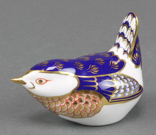 A Royal Crown Derby Imari pattern paperweight in the form of a wren 3", boxed