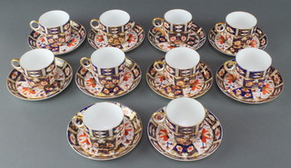 Ten Royal Crown Derby Imari pattern 2451 tea cups and saucers