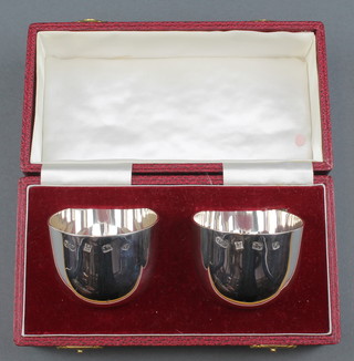 A pair of cased silver cups Birmingham 1975 180 grams