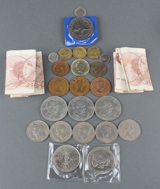 Five ten shilling notes and minor coins