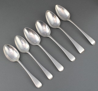 A matched set of 6 silver dessert spoons, mixed dates 206 grams 